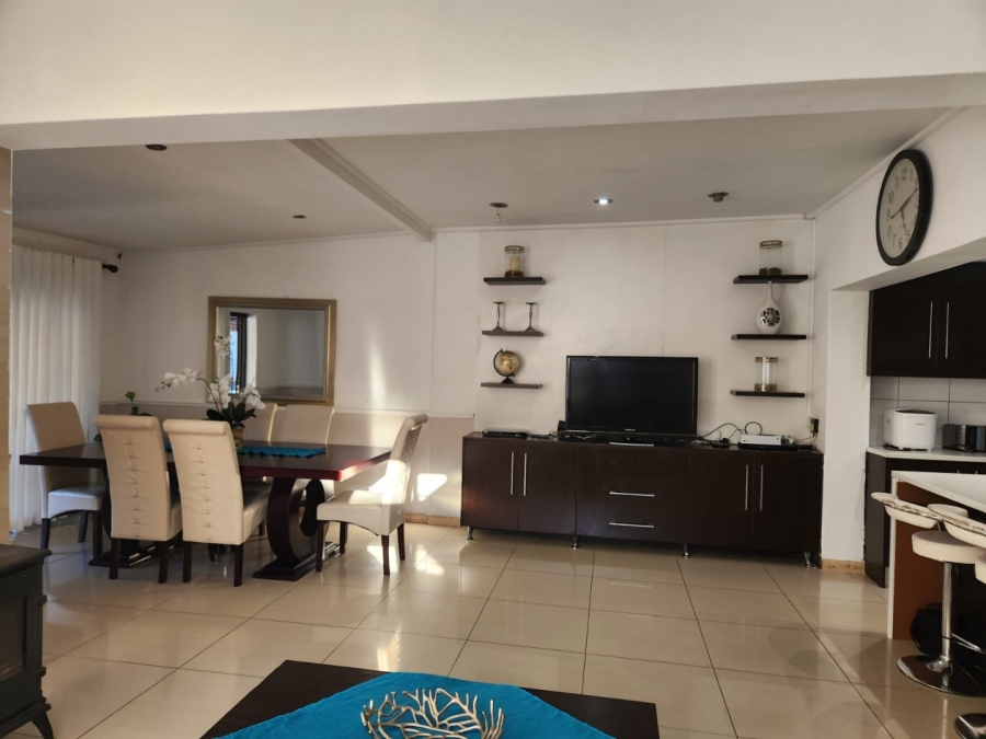 5 Bedroom Property for Sale in Bodorp Western Cape
